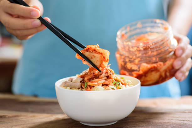 Best fermented foods and probiotic strains for gut health in a meal prep
